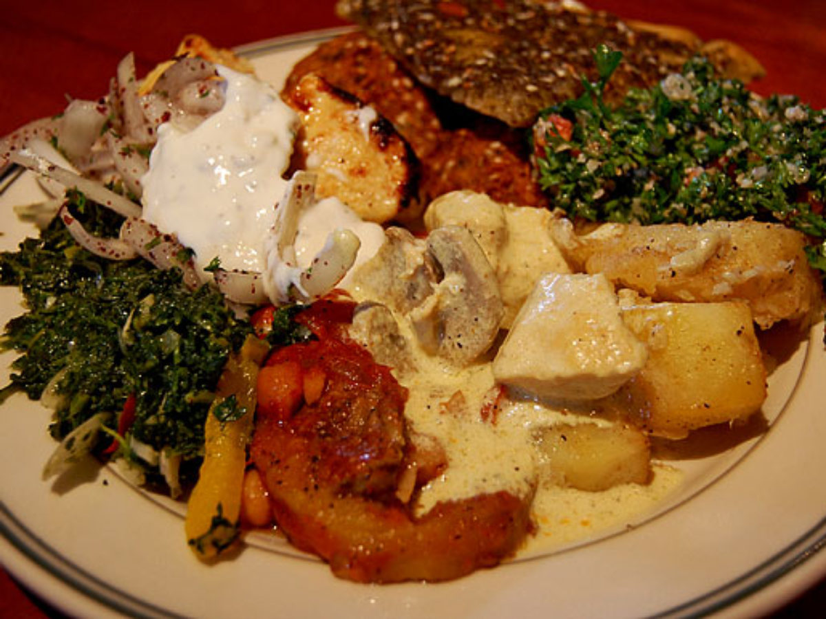 Adab Makan Dan Minum Dalam Islam Menurut Kesehatan – Bersama